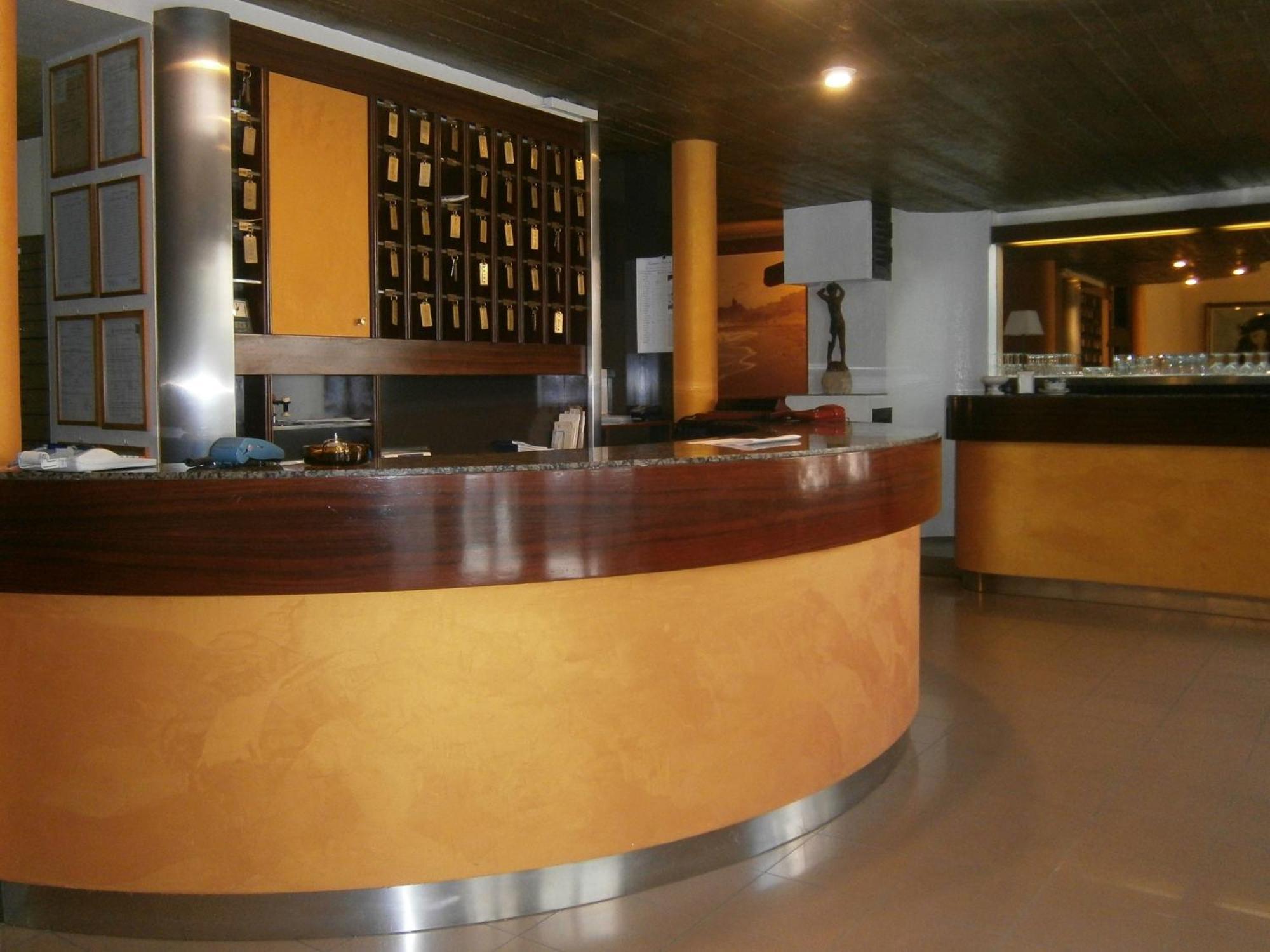 Hotel Corona 테르몰리 외부 사진